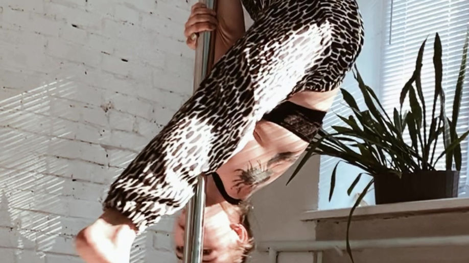 Пол Денс Львів. Studio Gatto Pole Dance & Stretching studio